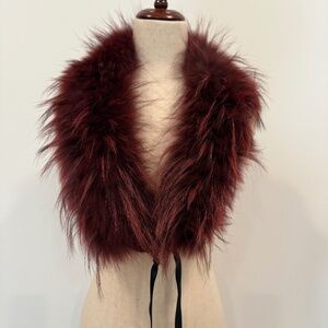 Imperial Fur Collar in Winter Berry